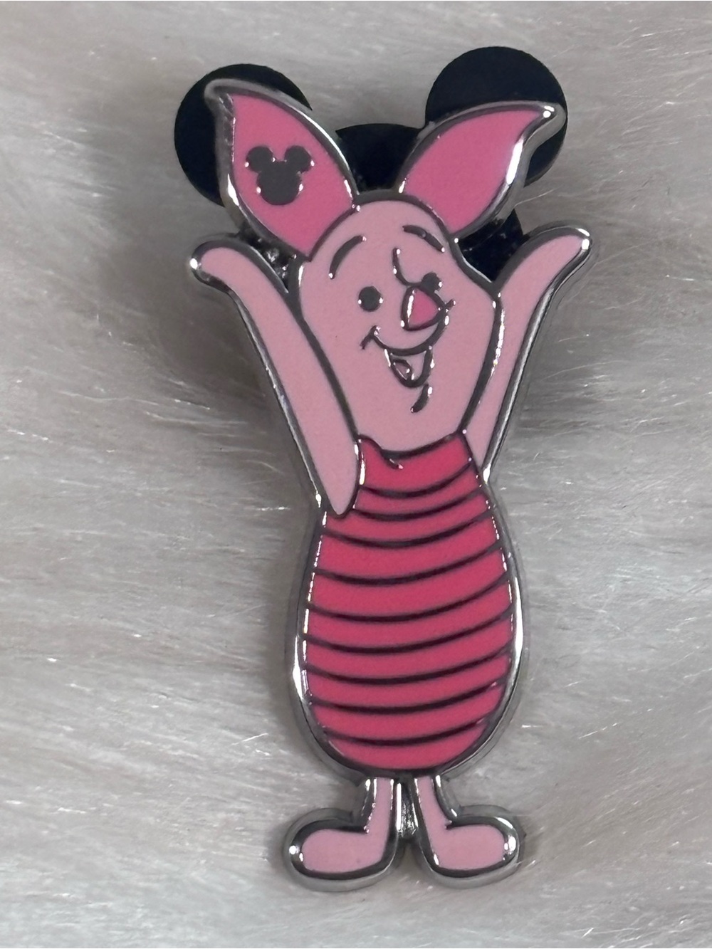 DLR Disneyland Hidden Mickey 2025 Pink Color Story Piglet Disney Pin
